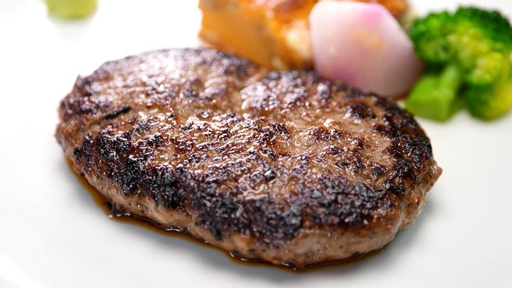 ステーキより肉肉しい“ステーキハンバーグ”