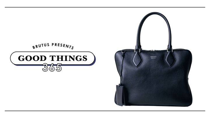 〈フェラガモ〉のアイコンバッグ