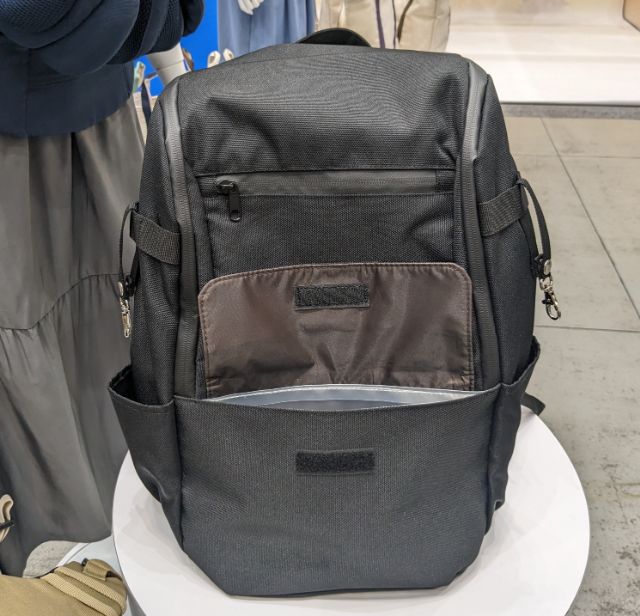 ブラックのあれこれまとまるマザーズ＆ファザーズリュックⅡ