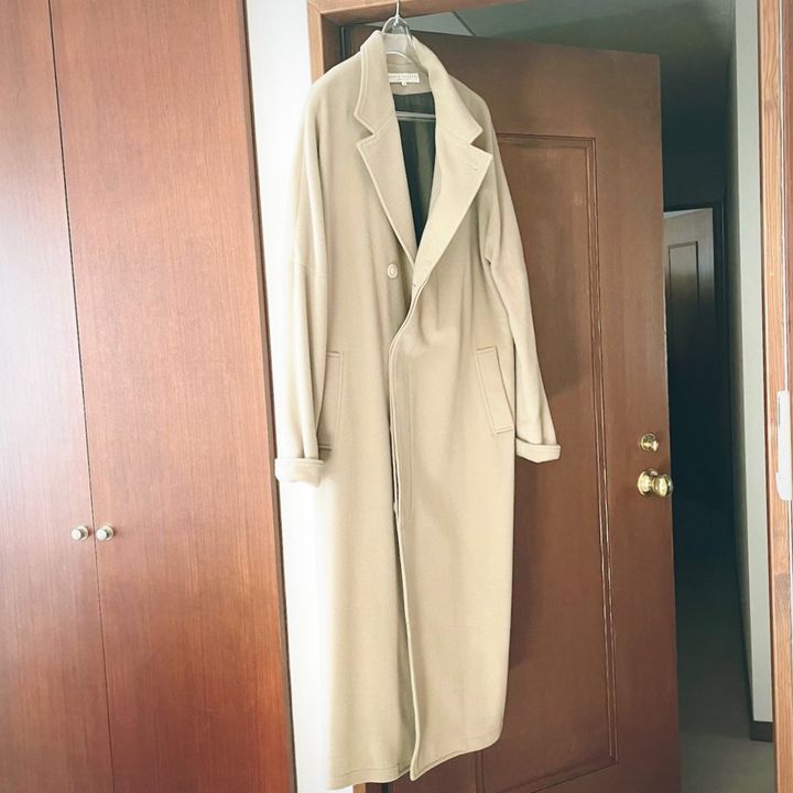 〈LUCIO VANOTTI〉 のマキシ丈コート