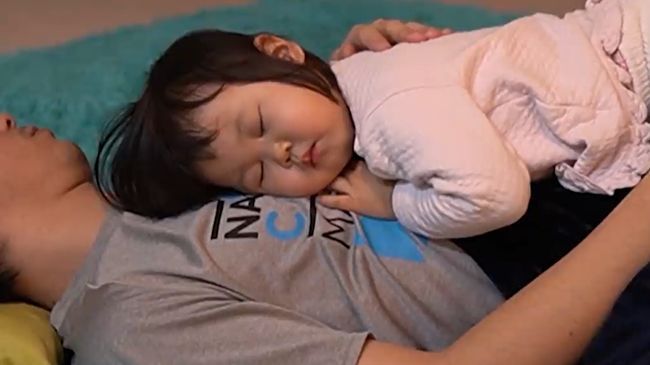 寝てほしい父vs寝たくない2才児