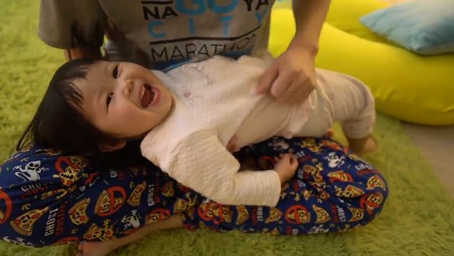 寝てほしい父vs寝たくない2才児