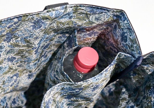 ローラ アシュレイの付録の黒バッグ