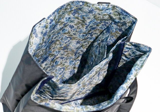 ローラ アシュレイの付録の黒バッグ