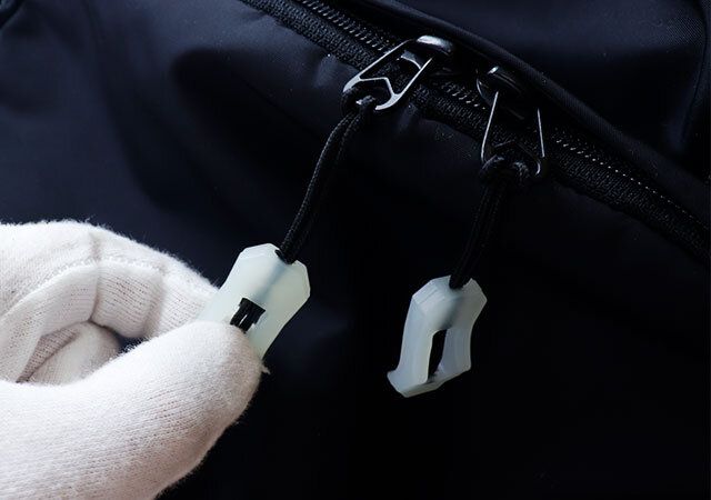 蓄光ジッパータブ（4個）のつかみやすさ