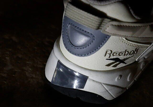 反射シールの反射具合