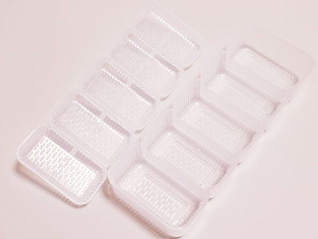 ダイソーの寿司型 A4の本体と蓋