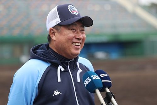 キム・テヒョン監督