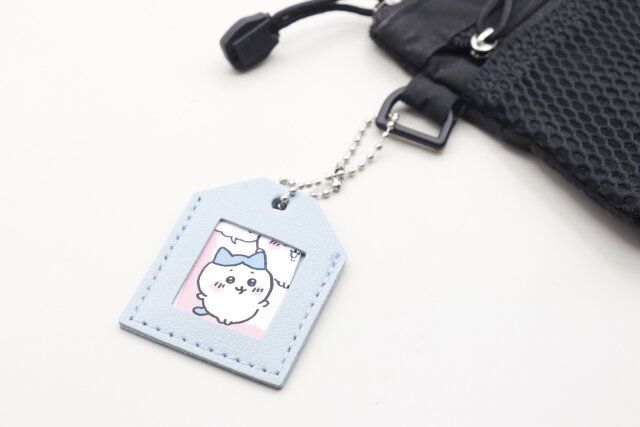 セリアのお守り型ケース スモールサイズにはチェーン穴付き