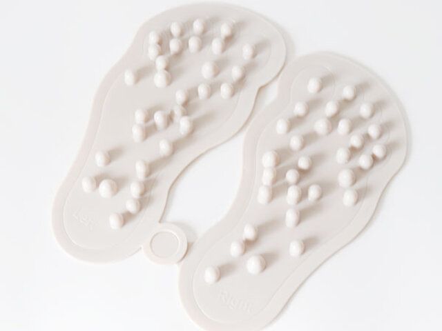 ダイソーの足形足マット