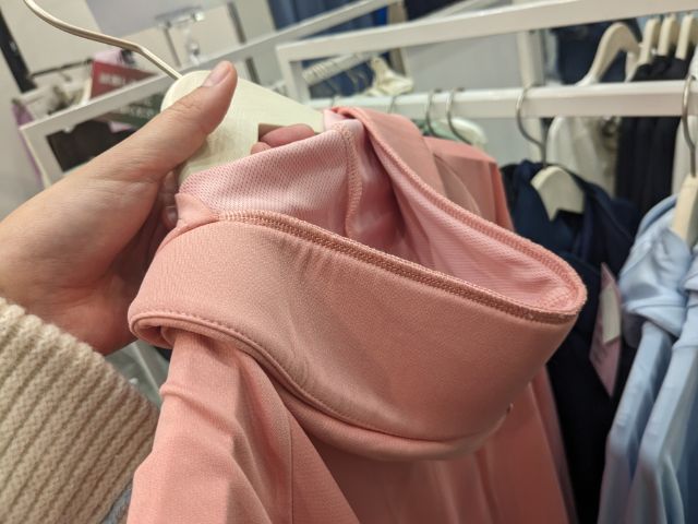 クールUVサンジェードパーカーのフード部分