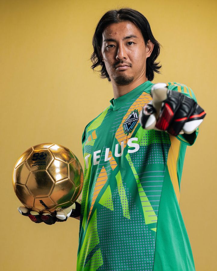 高丘陽平が所属のMLSバンクーバー、2024新ユニフォームを発表！「黄金エンブレム」の50周年記念モデル