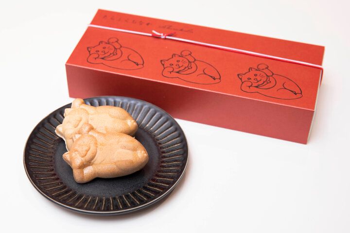 錦糸町の老舗和菓子屋「白樺 テルミナ店」で猫パフェ＆焼き団子を食べ比べ