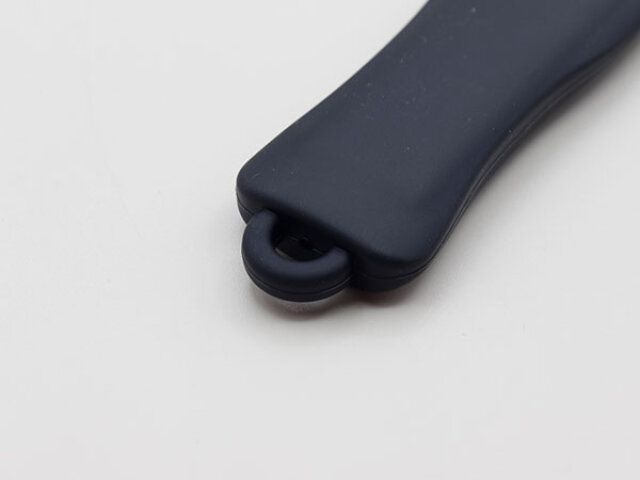 セリアのシリコンうちわ柄グリップはストラップホール付き