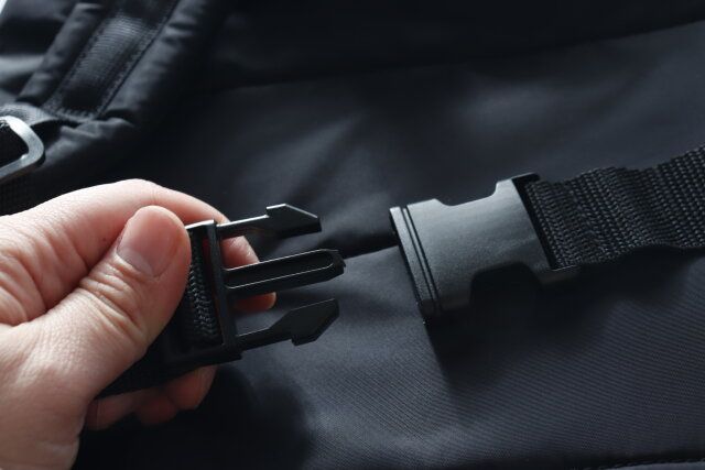 セリアのリュック肩ズレ防止ベルト（幅広タイプ）のバックル