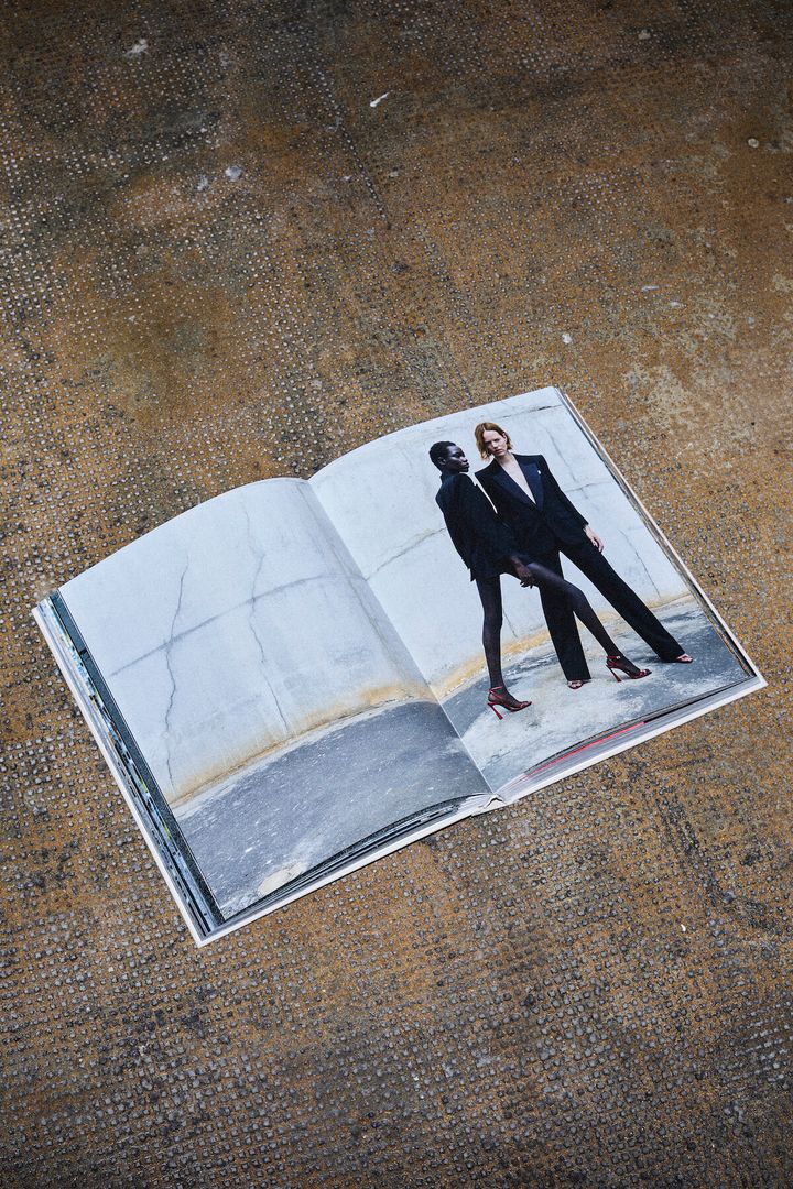 SAINT LAURENT RIVE DROITE_JUERGEN-TELLER_BOOK_02_HR.jpg