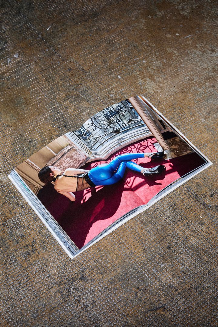 SAINT LAURENT RIVE DROITE_JUERGEN-TELLER_BOOK_04_HR.jpg