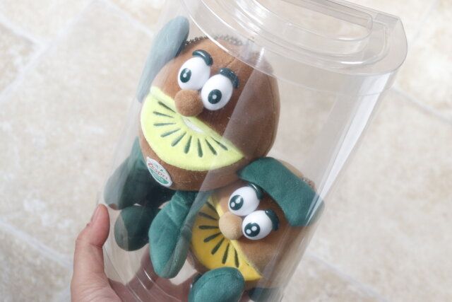 セリアのぬいぐるみ収納ケースを使ってディスプレイ