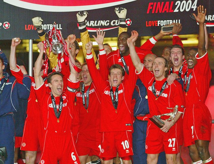 ミドルズブラに「伝説の優勝チーム」の復刻ユニフォームが登場！栄光の2003-04シーズンがよみがえる