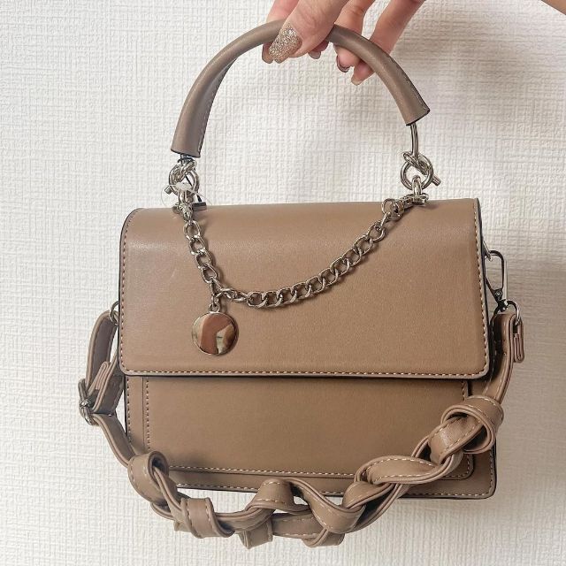 ベージュのTT*フラップ2WAY