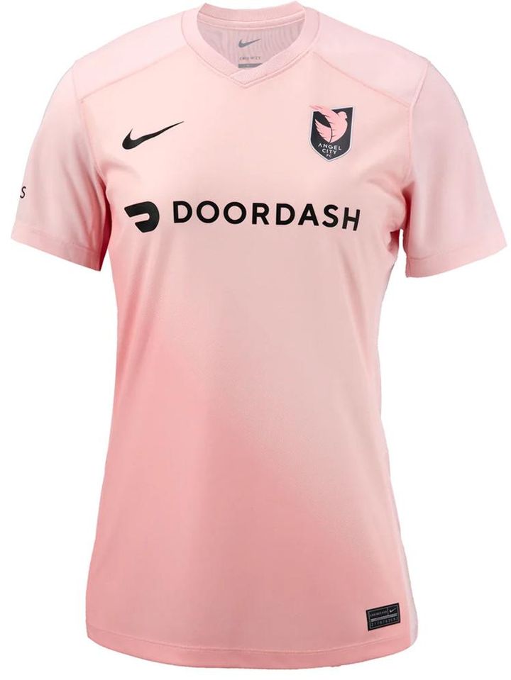 “なでしこ”遠藤純のエンジェル・シティFC、2024新ユニフォームを発表！「ENDO 18」シャツも購入可能