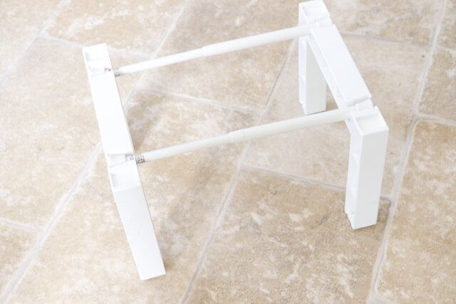 長さを自由に調整できるダイソーのシューズラック