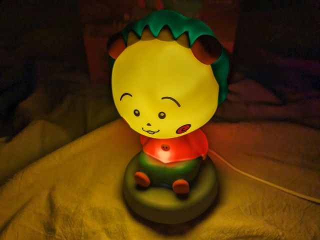 点灯中のコジコジお部屋ライト