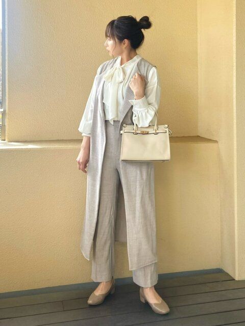 淡色のワントーンコーデ