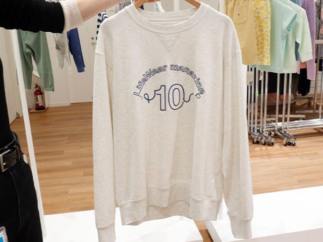 ユニクロのLifeWear magazine第10号発刊記念のオリジナルグッズトップス