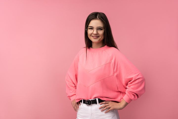 40・50代が今こそすべき差し色コーデ4つ