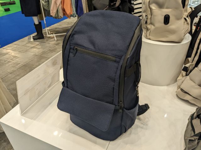 ネイビーのあれこれまとまるマザーズ＆ファザーズリュックⅡ