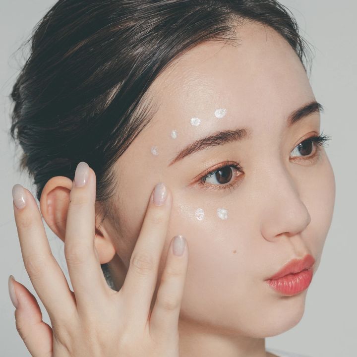 野江澤愛里 ディオールスキン フォーエヴァー グロウ マキシマイザー リキッドハイライト 