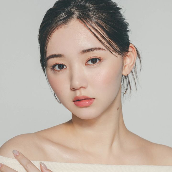 野江澤愛里 ディオールスキン フォーエヴァー グロウ マキシマイザー リキッドハイライト 