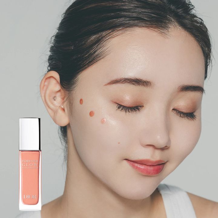 野江澤愛里 ディオールスキン フォーエヴァー グロウ マキシマイザー リキッドハイライト 