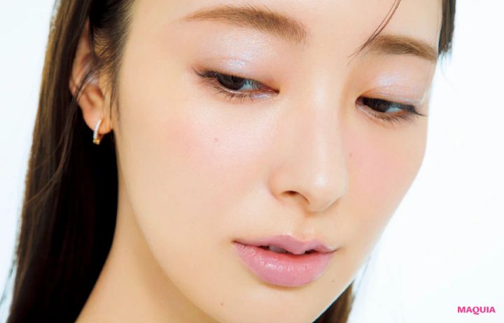 林 由香里さんの春色アイレシピ。KANEBOのアイシーカラーで透明感あふれる印象に_6