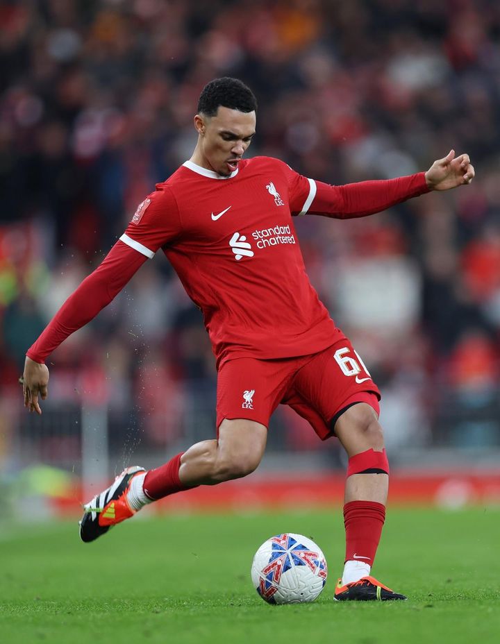 リヴァプール勢の台頭がすごい！プレミアの歴史上「最もアシストが多いDF」ベスト5