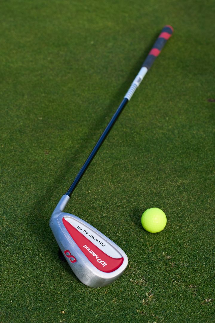 「サングラスをかけて振る」だけ！スウェーが簡単に治る練習道具とは？