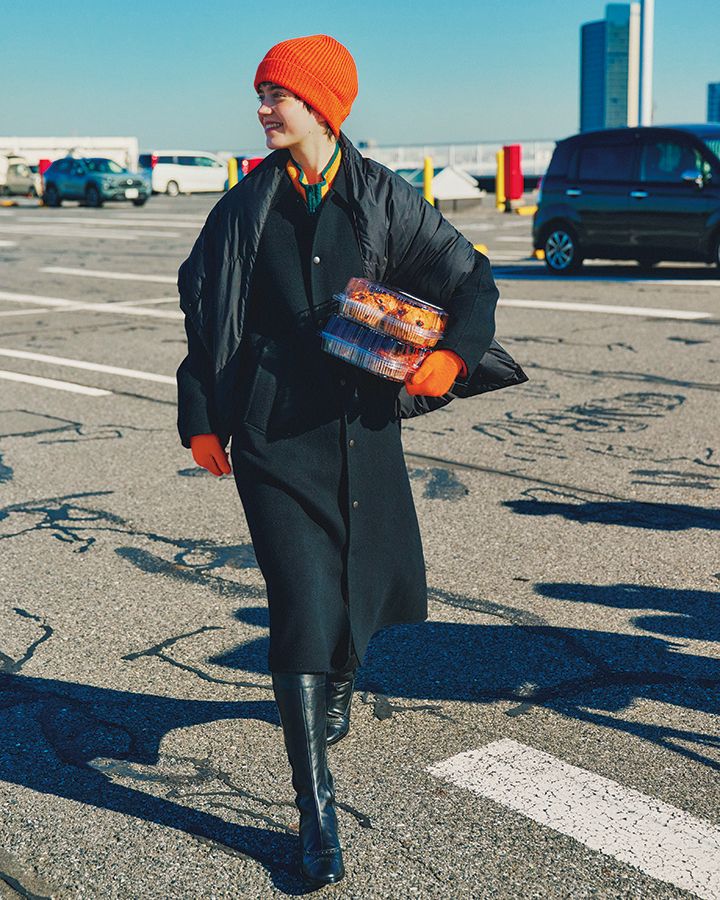 ちょっと肌寒い！季節の変わり目はヴィヴィッドカラーの小物をイン【本日のFUDGE GIRL-3月1日】