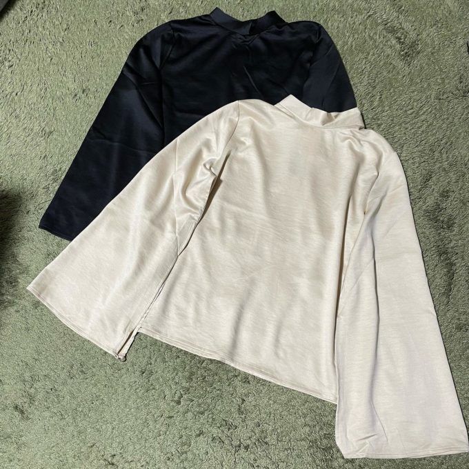 しまむらの「サテン袖スリットブラウス」