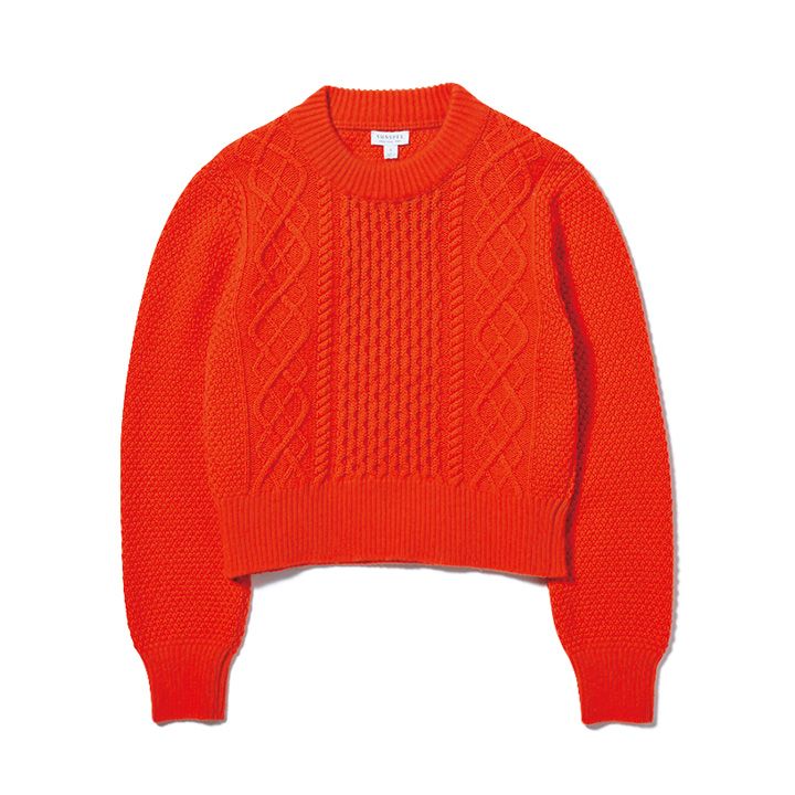 1枚持っているとずっと長く着れます！コーデの主役になるカラフルニット10選