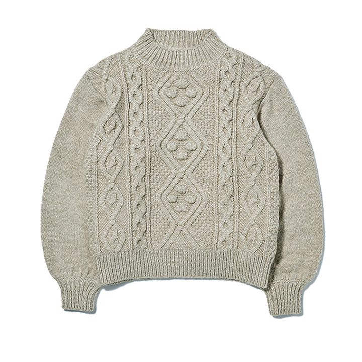 1枚持っているとずっと長く着れます！コーデの主役になるカラフルニット10選