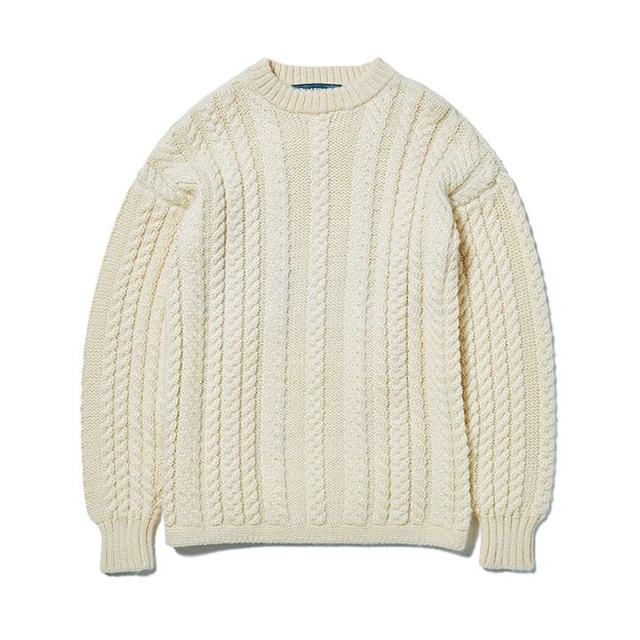 1枚持っているとずっと長く着れます！コーデの主役になるカラフルニット10選