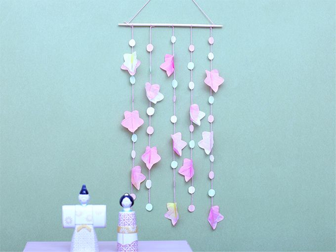 桃の節句には桃の花。コーヒーフィルターで作る、枯れずにふわりと咲き誇る「桃とひなあられの吊り飾り」の画像1