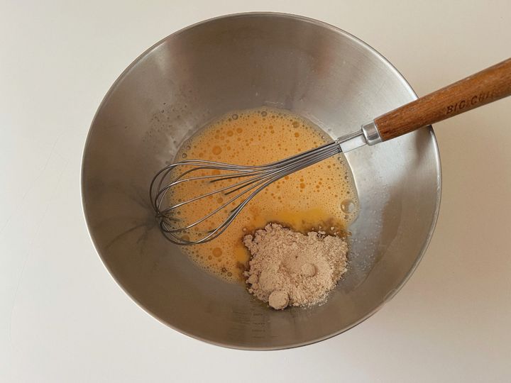 【簡単レシピ】ジューシーいちごとホワイトチョコの米粉マフィン【渡辺友美子のコーヒーに合うお菓子のレシピ vol.32 〜レシピで旅するヨーロッパ〜】