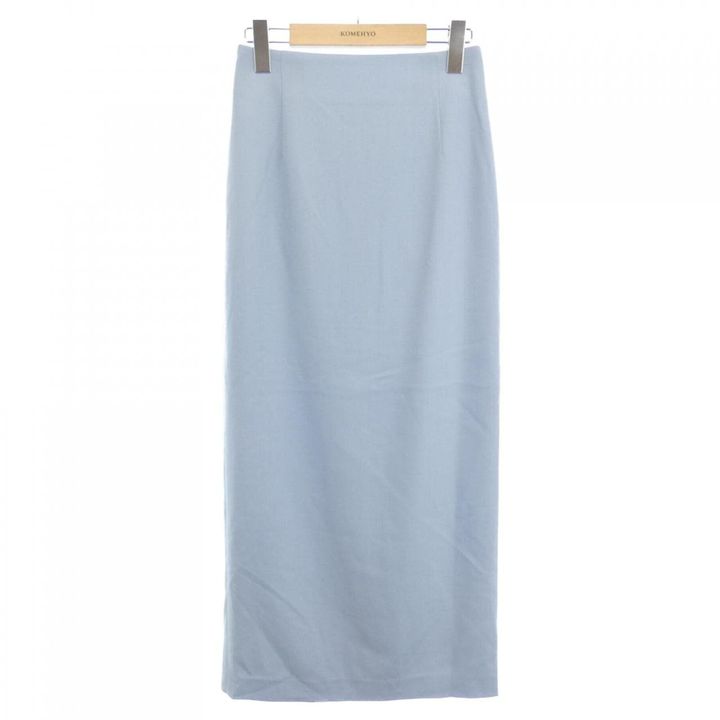 オーラリーのタイトスカート