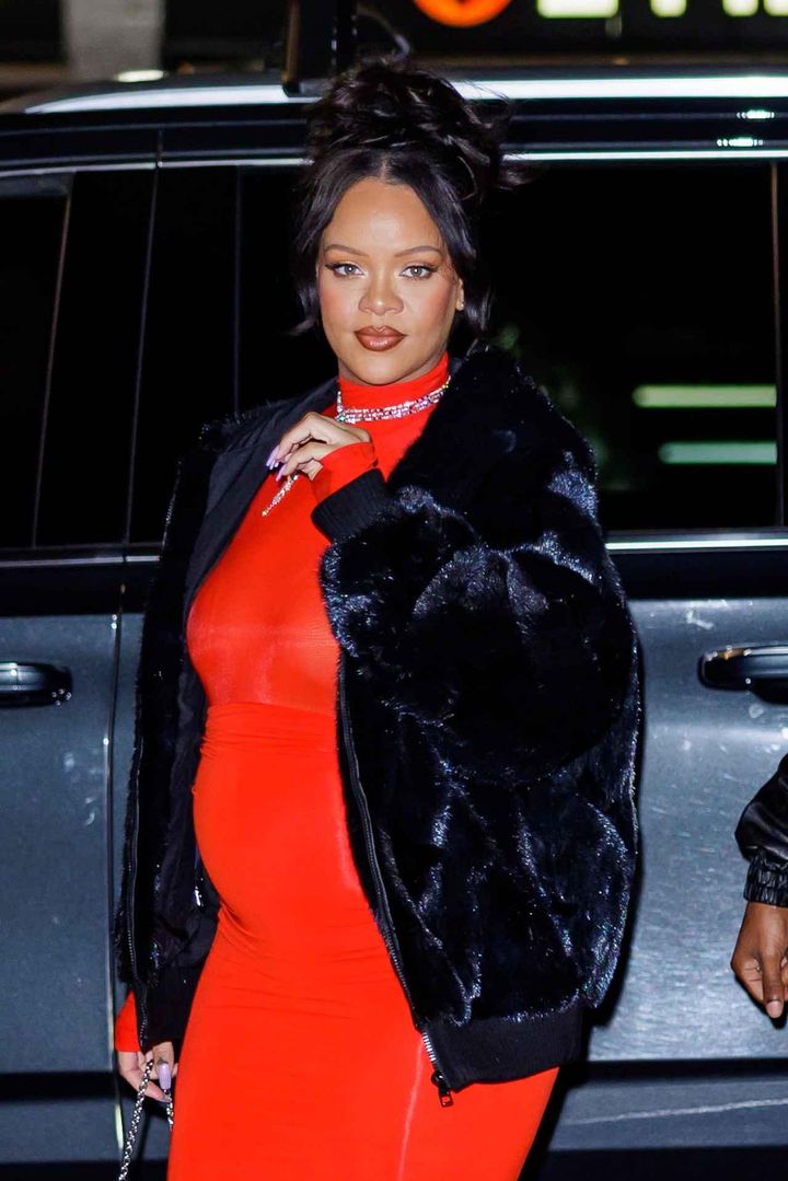 画像: リアーナがインドの大富豪の子どものためにパフォーマンス