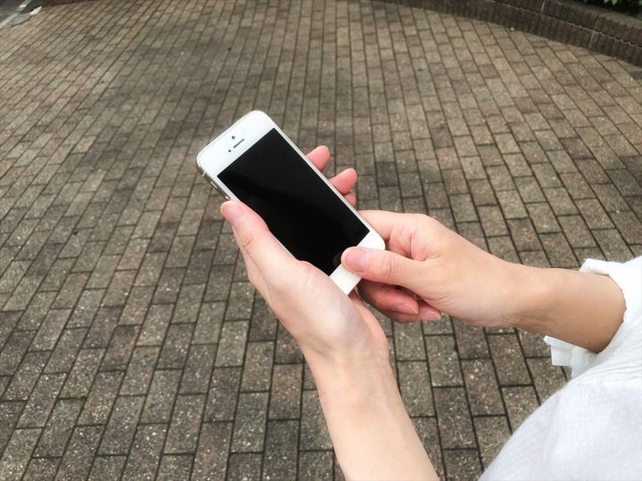 「歩きスマホ」や「ながらスマホ」は危険です