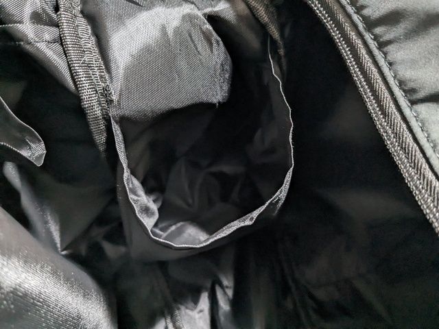 ボトルホルダー左