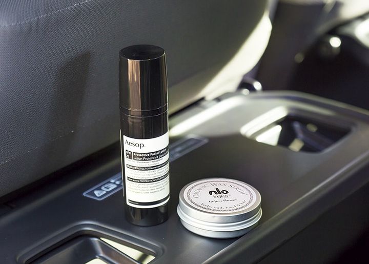 ドライブに欠かせない日焼け止めとマルチバーム ミツロウワックス（bojico／アーバンリサーチ ルミネ新宿店）