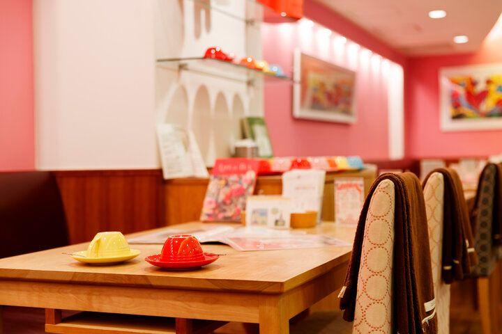 130種以上の紅茶を“ティーフリー”で。梅田のティーサロン「ムレスナティー 大阪」で心ゆくまで紅茶を楽しむ